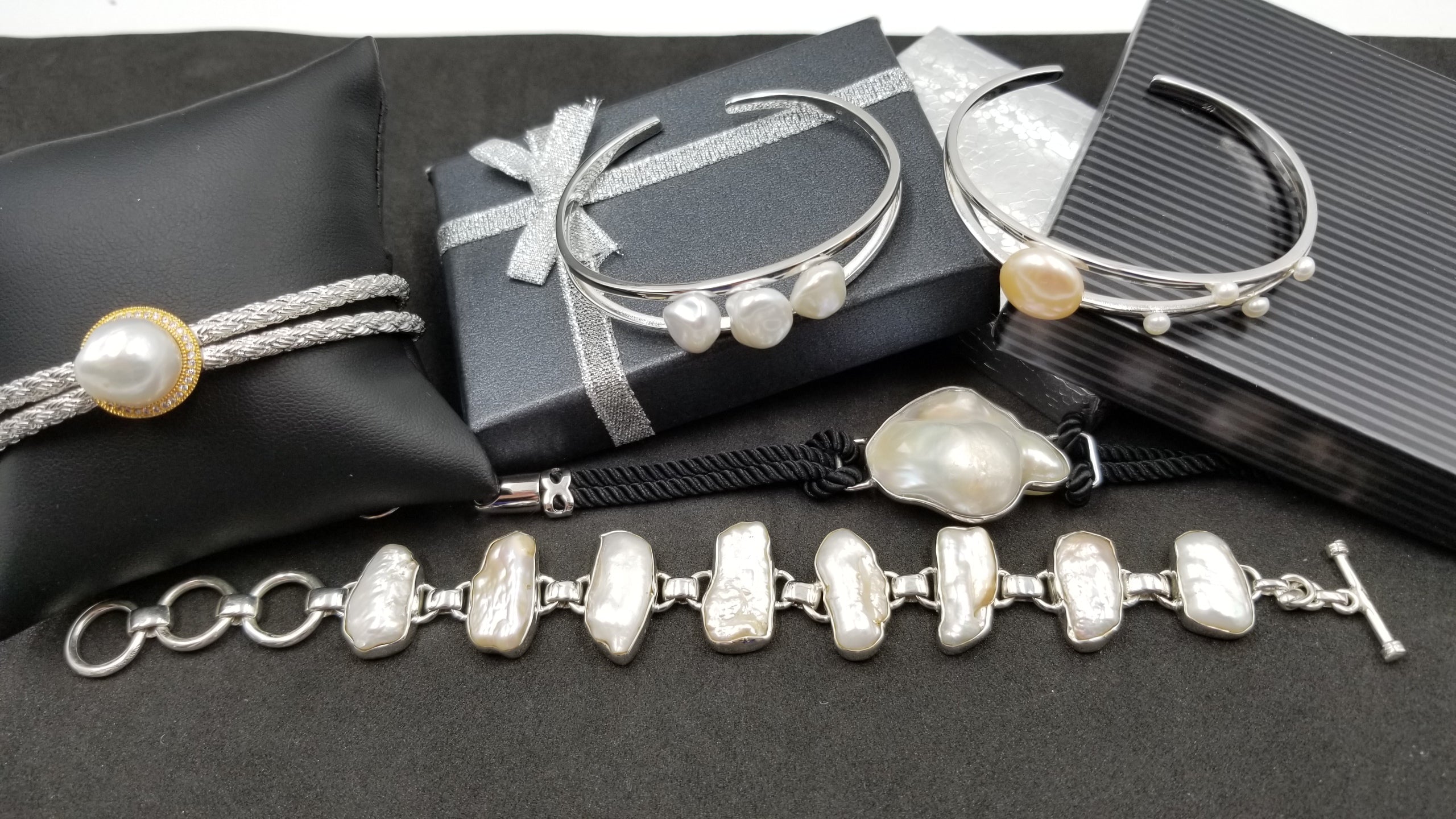 PEARL JEWELRY - Bracelets