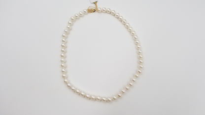 FRESHWATER CULTURE PEARLS 8-8.5 MM 14 KT YELLOW GOLD CLASP CLASSIC STRAND  NECKLACE