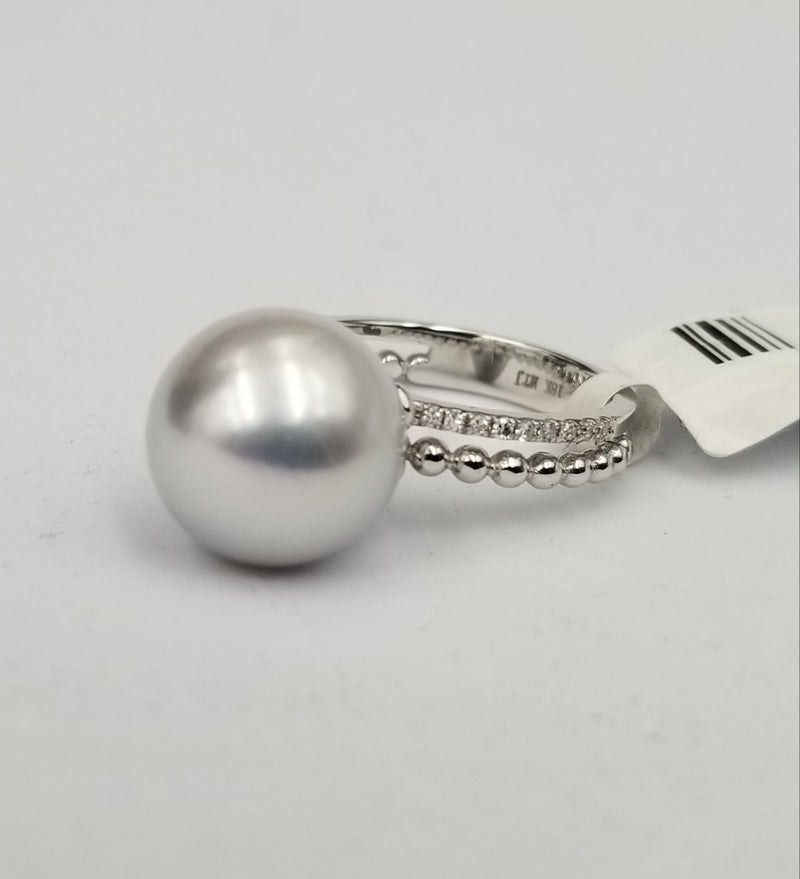 LARGE SOUTHSEA PEARL WITH DIAMONDS RING IN 18 KT WHITE GOLD