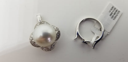 18 KT WHITE GOLD LARGE AAA SOUTHSEA PEARL WITH DIAMONDS CONVERTIBLE RING/PENDANT