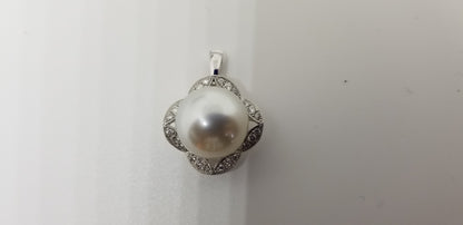18 KT WHITE GOLD LARGE AAA SOUTHSEA PEARL WITH DIAMONDS CONVERTIBLE RING/PENDANT