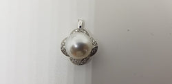 18 KT WHITE GOLD LARGE AAA SOUTHSEA PEARL WITH DIAMONDS CONVERTIBLE RING/PENDANT