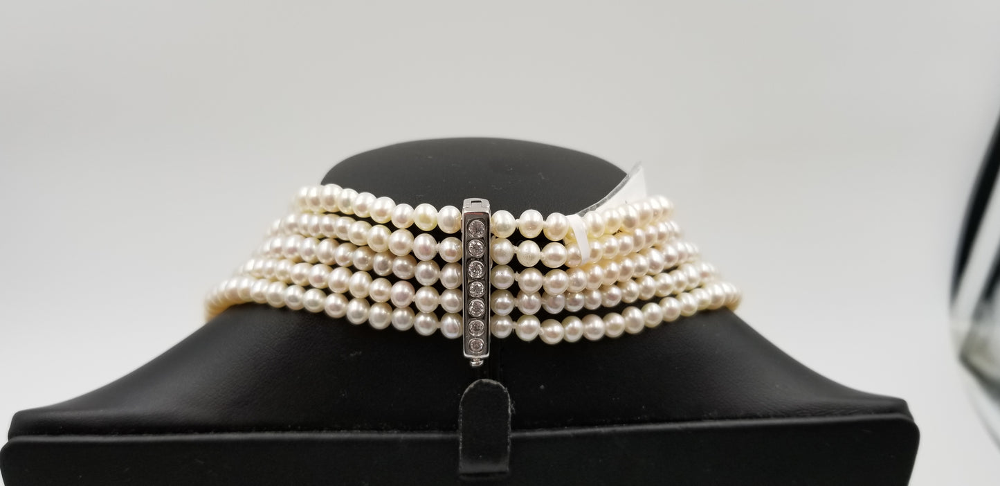 CLASSIC 5 STRANDS V' SHAPE GRADUATE FRESHWATER CULTURE PEARLS NECKLACE IN STERLING SILVER CLASP