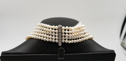 CLASSIC 5 STRANDS V' SHAPE GRADUATE FRESHWATER CULTURE PEARLS NECKLACE IN STERLING SILVER CLASP