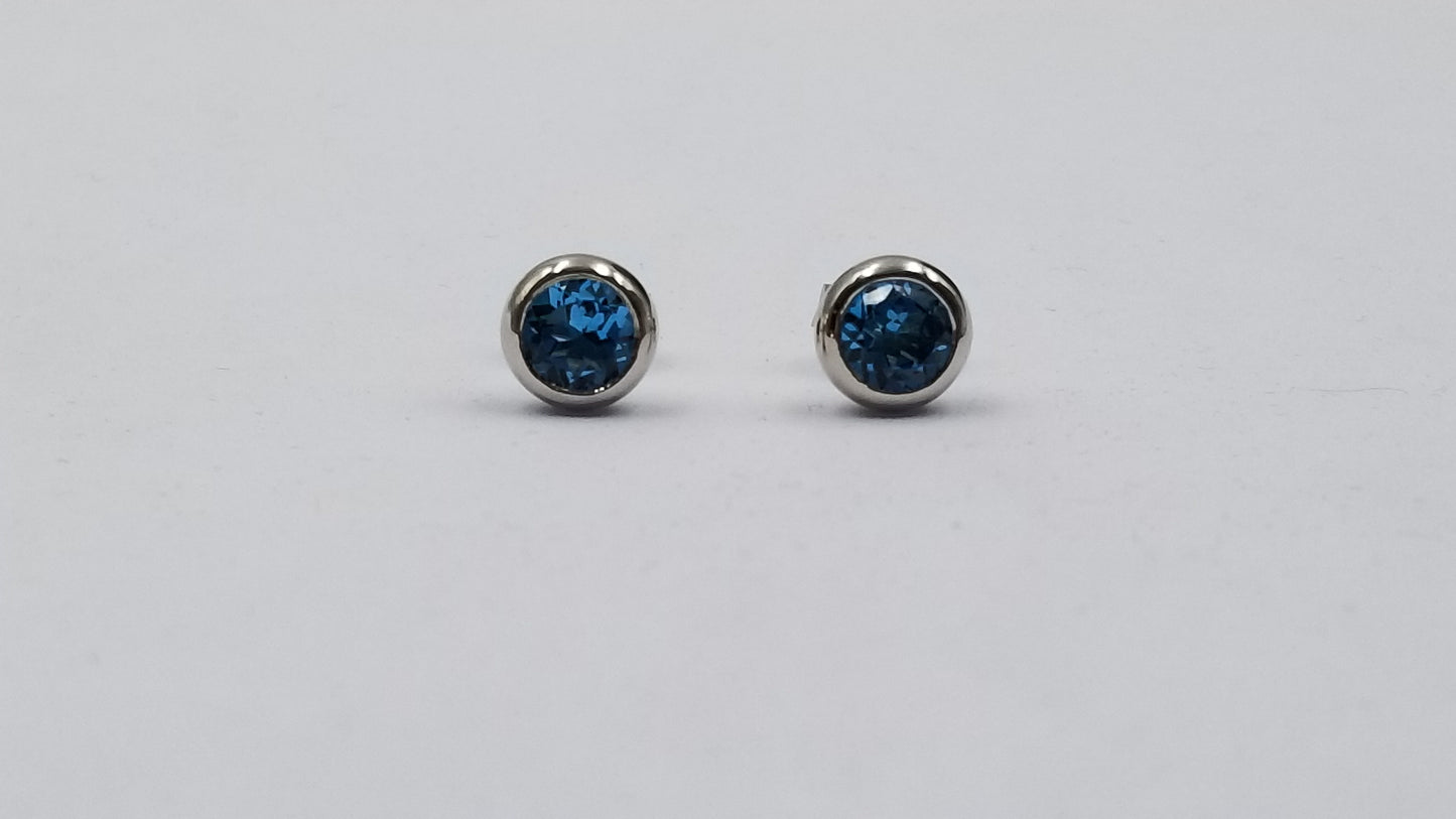 BLUE TOPAZ 6 MM BEZEL SET STERLING SILVER STUD EARRINGS