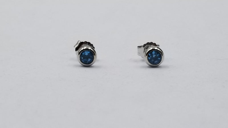 BLUE TOPAZ 4 MM BEZEL SET STERLING SILVER STUDS EARRINGS