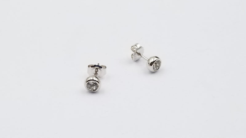 WHITE TOPAZ 4 MM BEZEL SET STERLING SILVER STUDS EARRINGS