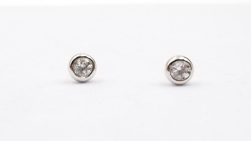 WHITE TOPAZ 4 MM BEZEL SET STERLING SILVER STUDS EARRINGS