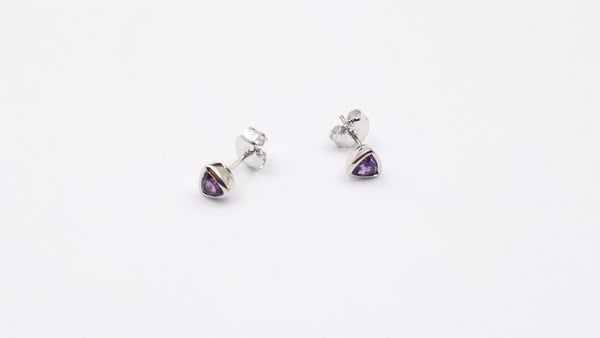 AMETHYST 4X4 MM TRIANGLE BEZEL SET SETLING SILVER STUDS EARRINGS