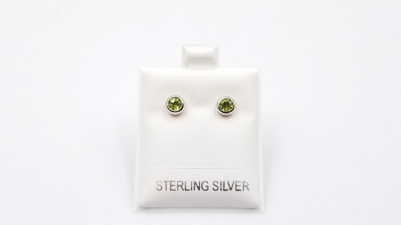 PERIDOT 4 MM ROUND BEZEL SET STERLING SILVER STUDS EARRINGS