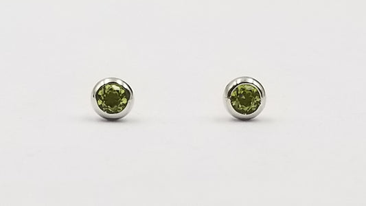 PERIDOT 6 MM ROUND BEZEL SET STERLING SILVER STUD EARRINGS