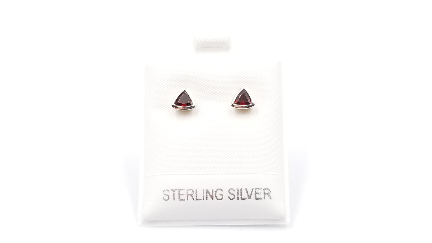 GARNET 4X4 MM TRIANGLE SHAPE BEZEL SET STERLING SILVER STUDS EARRINGS