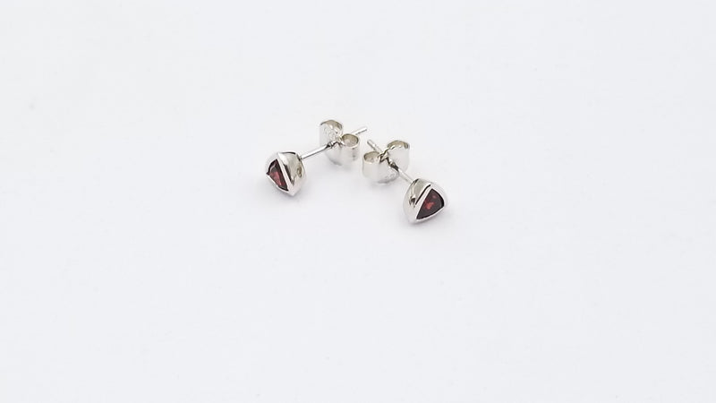 GARNET 4X4 MM TRIANGLE SHAPE BEZEL SET STERLING SILVER STUDS EARRINGS