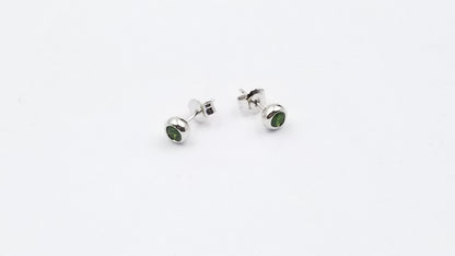 GREEN CHROME DIOPSIDE 4 MM ROUND BEZEL SET STERLING SILVER STUDS EARRINGS
