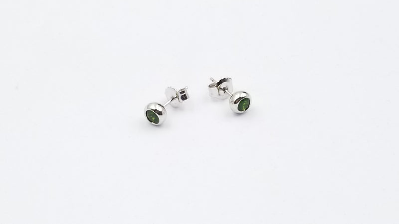 GREEN CHROME DIOPSIDE 4 MM ROUND BEZEL SET STERLING SILVER STUDS EARRINGS