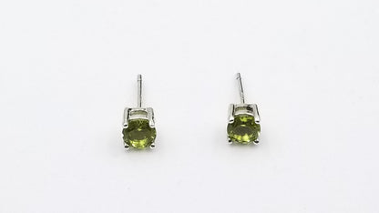 PERIDOT 5 MM ROUND 4 PRONG SET STERLING SILVER STUDS EARRINGS