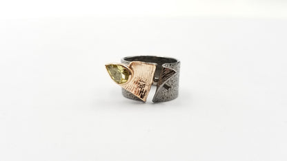 PERIDOT TWO TONE / BLACK RHODIUM FINISHED STERLING SILVER RING