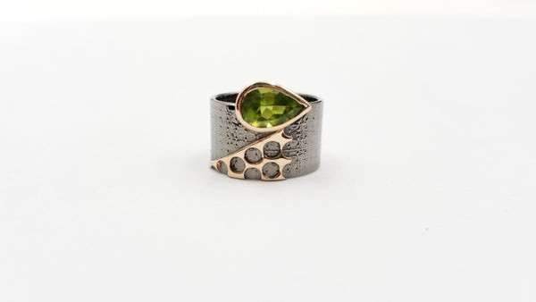 PERIDOT TWO TONE / BLACK RHODIUM FINISHED STERLING SILVER RING