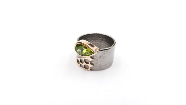 PERIDOT TWO TONE / BLACK RHODIUM FINISHED STERLING SILVER RING