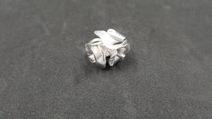 STERLING SILVER FANCY FLOWER RING ( SIZE ADJUSTABLE )