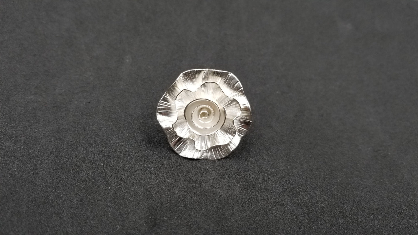 STERLING SILVER FANCY FLOWER RING ( SIZE ADJUSTABLE )