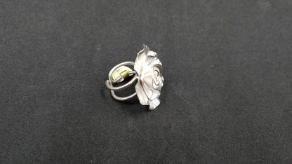 STERLING SILVER FANCY FLOWER RING ( SIZE ADJUSTABLE )