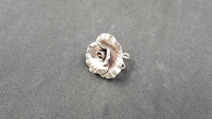 STERLING SILVER FANCY FLOWER RING ( SIZE ADJUSTABLE )