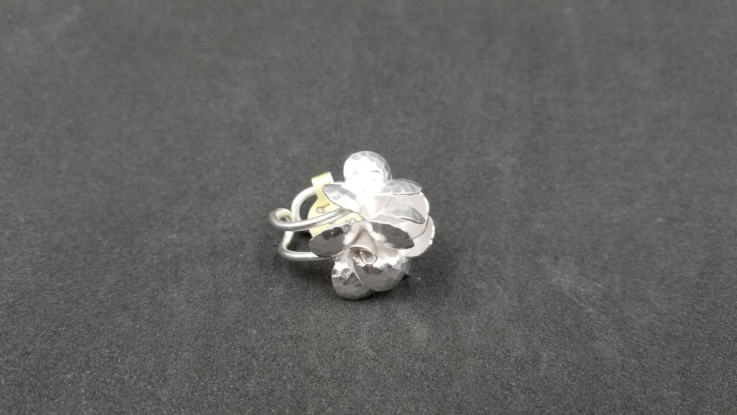 STERLING SILVER FANCY FLOWER RING ( SIZE ADJUSTABLE )