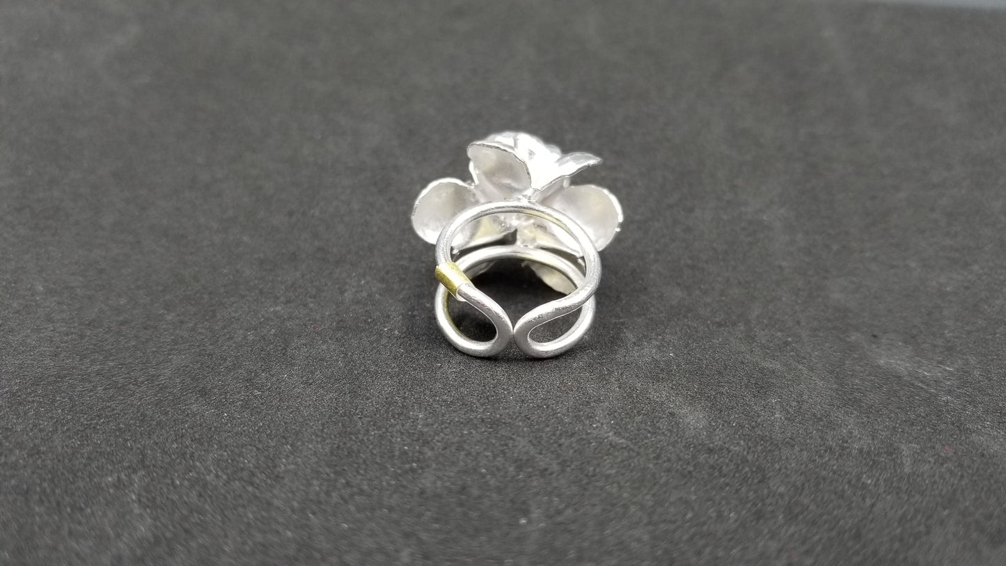 STERLING SILVER FANCY FLOWER RING ( SIZE ADJUSTABLE )