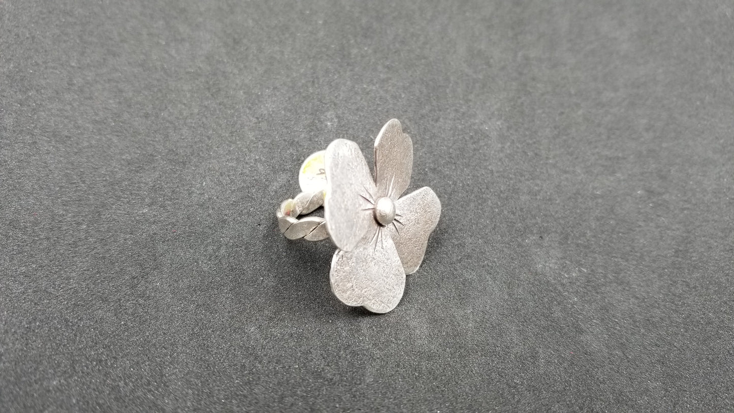 STERLING SILVER FANCY FLOWER RING