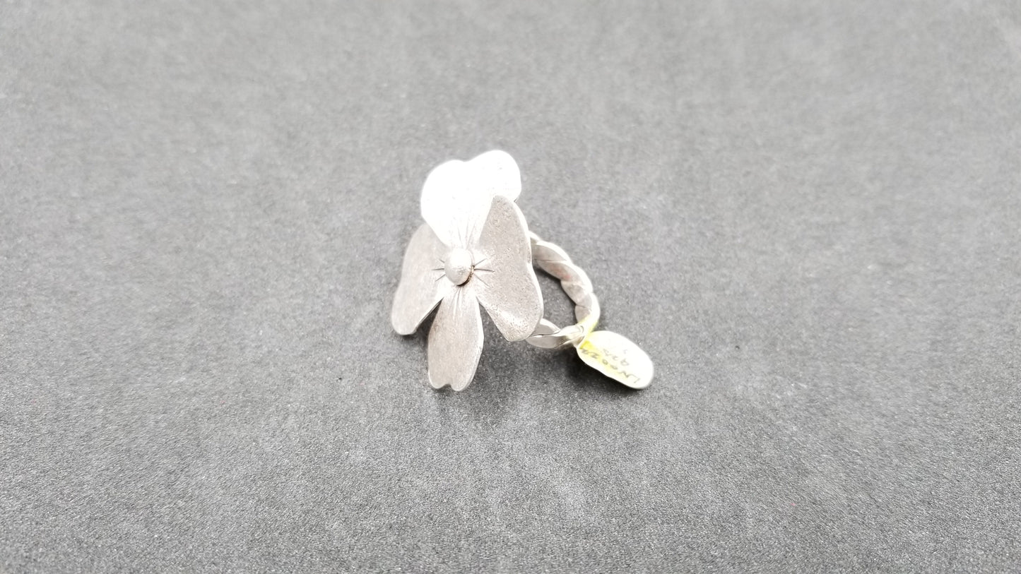 STERLING SILVER FANCY FLOWER RING