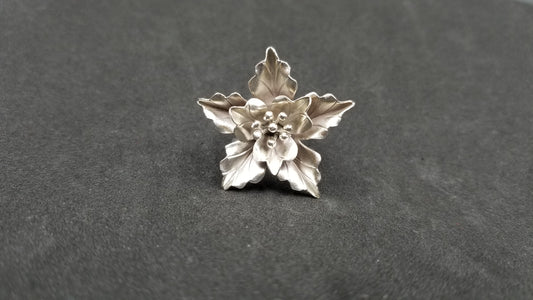 STERLING SILVER FANCY FLOWER RING ( SIZE ADJUSTABLE )