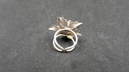 STERLING SILVER FANCY FLOWER RING ( SIZE ADJUSTABLE )