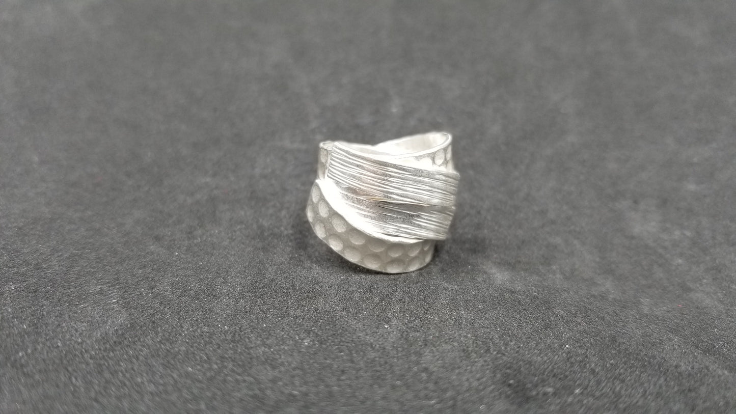 STERLING SILVER WIDE RING ( SIZE ADJUSTABLE )