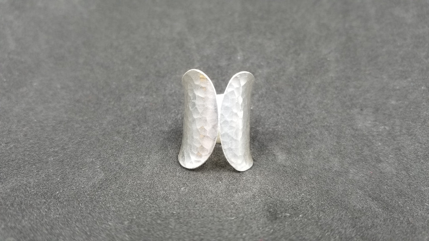 STERLING SILVER WIDE RING ( SIZE ADJUSTABLE )