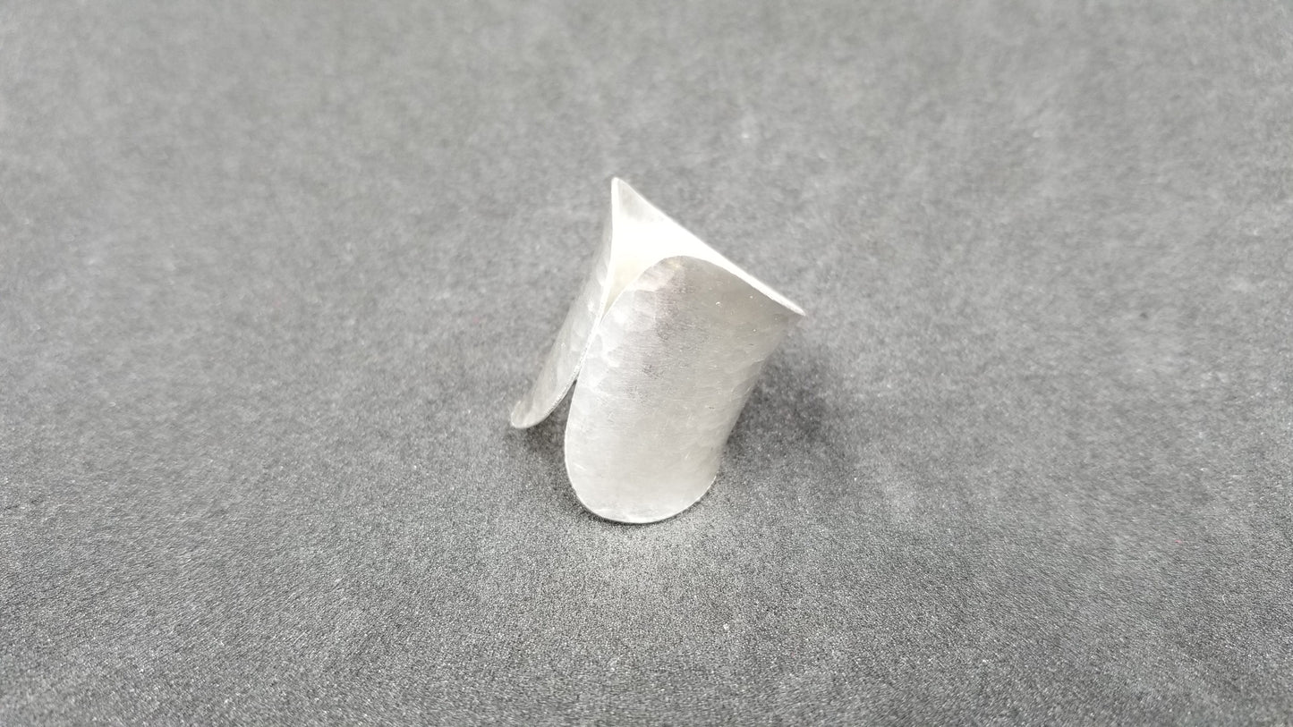 STERLING SILVER WIDE RING ( SIZE ADJUSTABLE )