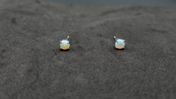 OPAL ( AUSTRALIAN ) 5 MM ROUND 14 KT WHITE GOLD STUDS EARRINGS