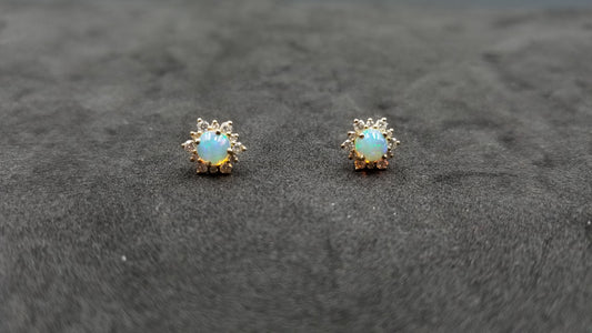 OPAL ( EHIOPIAN ) WITH DIAMONDS 14 KT YELLOW GOLD CLASSIC STUDS EARRINGS