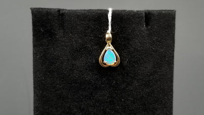 OPAL ( AUSTRALIAN ) PEAR SHAPE 14 KT YELOW GOLD PENDANT