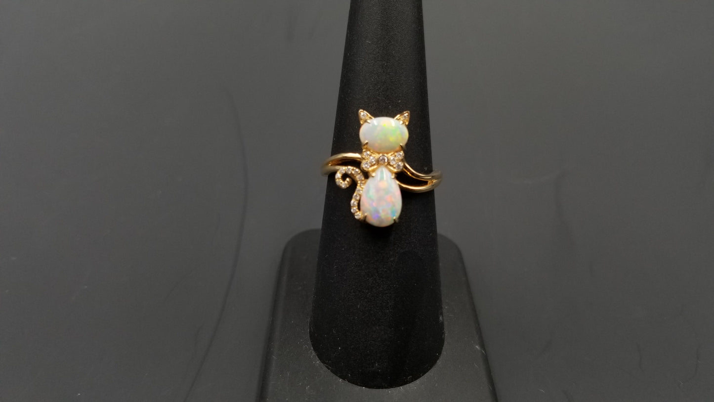 OPAL ( AUSTRALIAN ) WITH DIAMONDS 14 KT YELLOW GOLD FANCY CAT RING