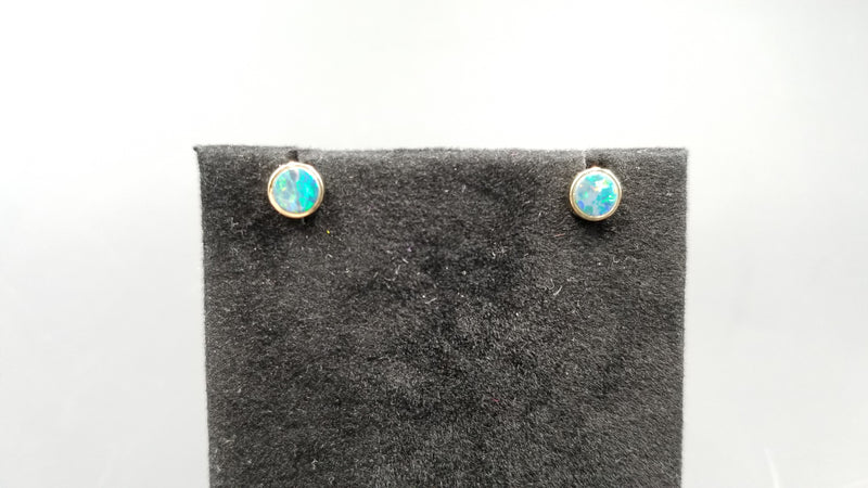 BOULDER OPAL DOUBLET 6 MM ROUND BEZEL SET 14 KT YELLOW GOLD STUDS EARRINGS