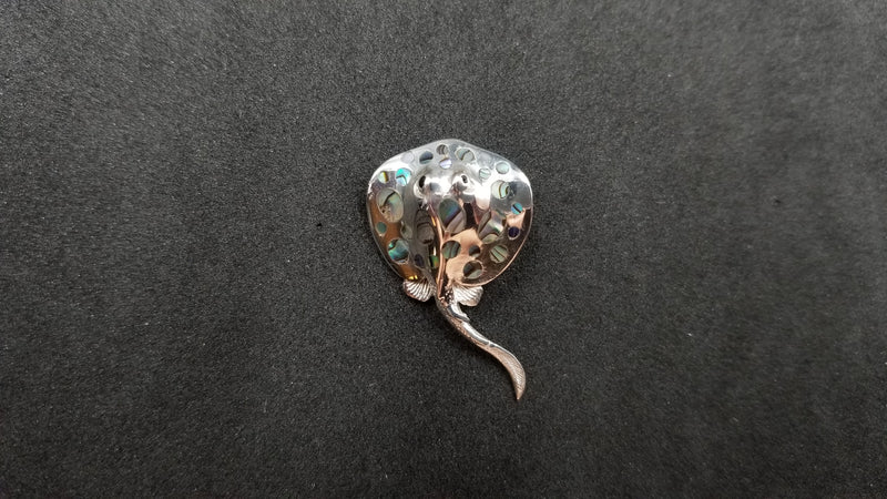 STERLING SILVER W/ ABALONE SHELL STING RAY PENDANT