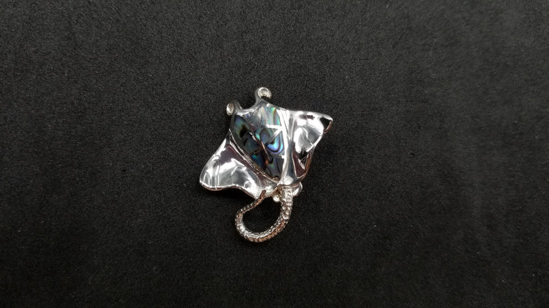 STERLING SILVER W/ ABALONE SHELL STING RAY PENDANT