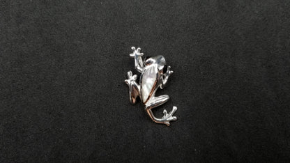 STERLING SILVER W/ MOTHER OF PEARL FROG PENDANT