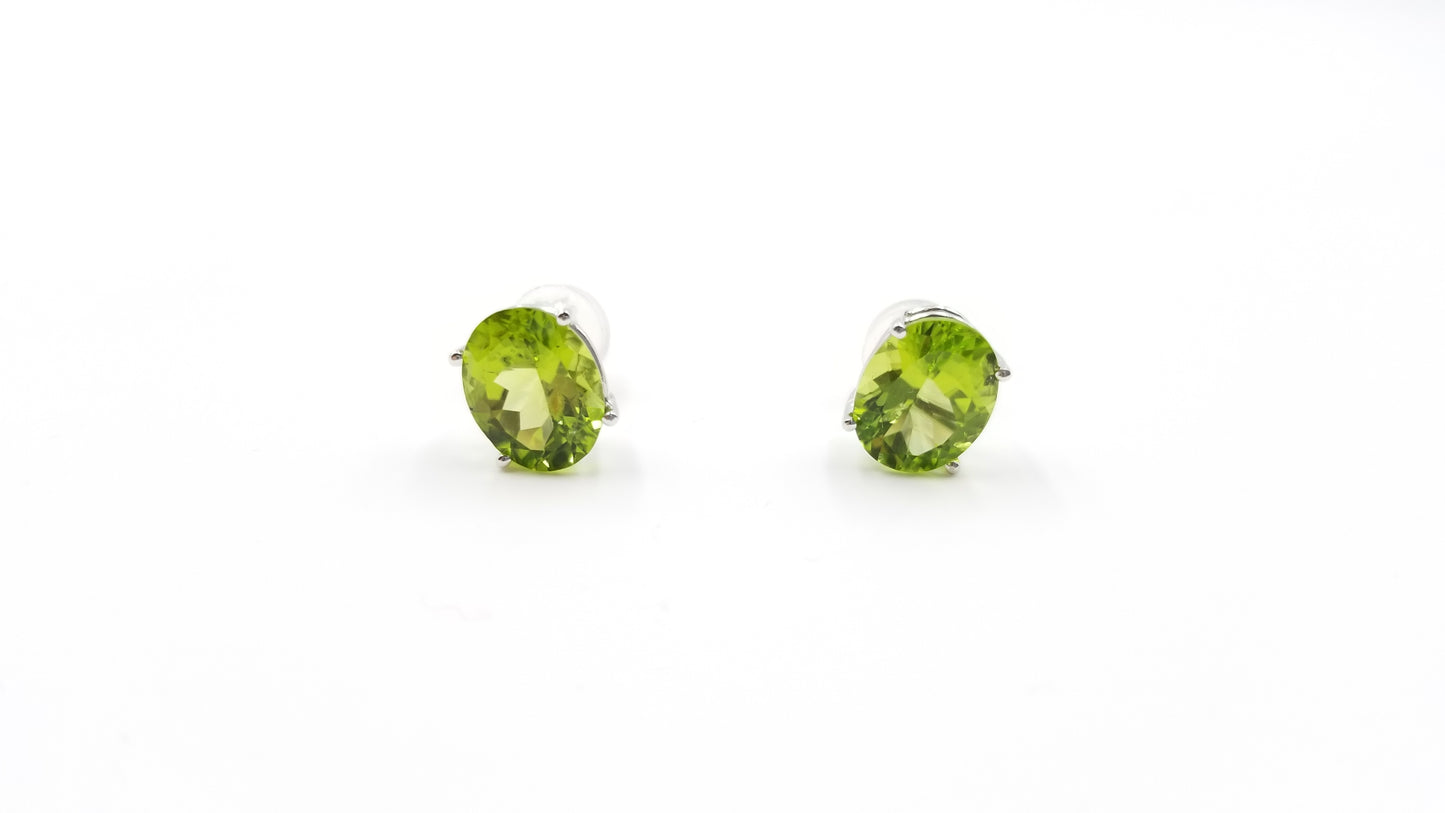 PERIDOT  8X10 OVAL SHAPE 14 KT WHITE GOLD PRONG SET STUDS EARRINGS