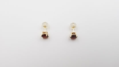 GARNET 6 MM ROUND 14 KT YELLOW GOLD PRONG SET STUDS EARRINGS