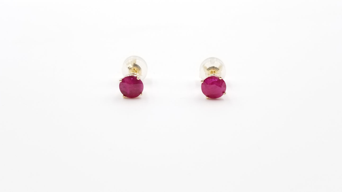 RUBY 5.5 MM ROUND SHAPE 14 KT YELLOW GOLD PRONG SET EARRINGS