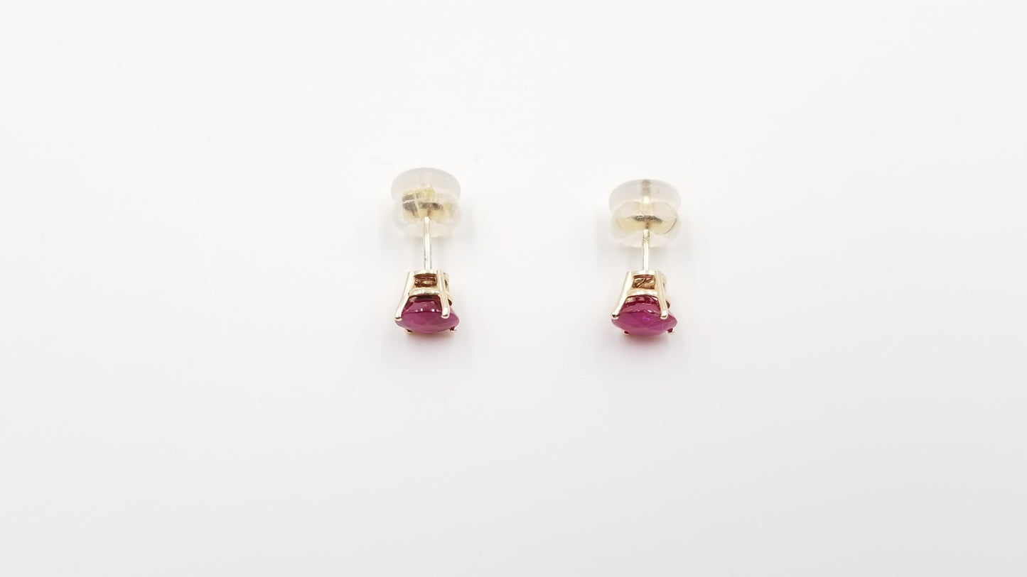 RUBY 5.5 MM ROUND SHAPE 14 KT YELLOW GOLD PRONG SET EARRINGS