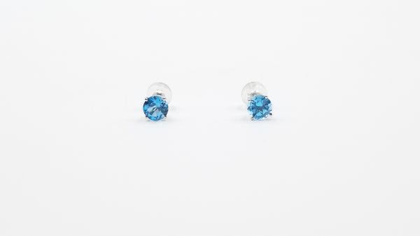 BLUE TOPAZ 5MM ROUND 14 KT WHITE GOLD PRONG SET STUDS EARRINGS