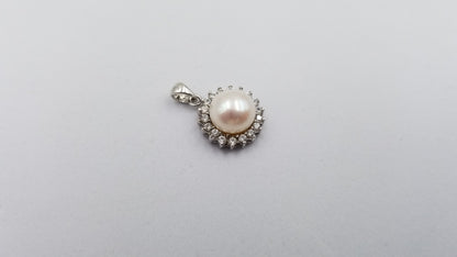 FRESHWATER CULTURE PEARLS CLASSIC WITH CZ IN STERLING SILVER PENDANT